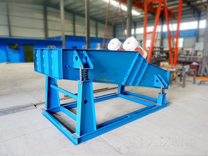 大型振動篩主要是用來篩分煤礦，礦石一些大型的篩分場地中。